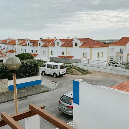 Donothing House - Baleal * Ferrel (Leiria)