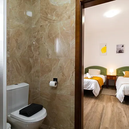 Penzion Donothing House - - Baleal Ferrel (Leiria)